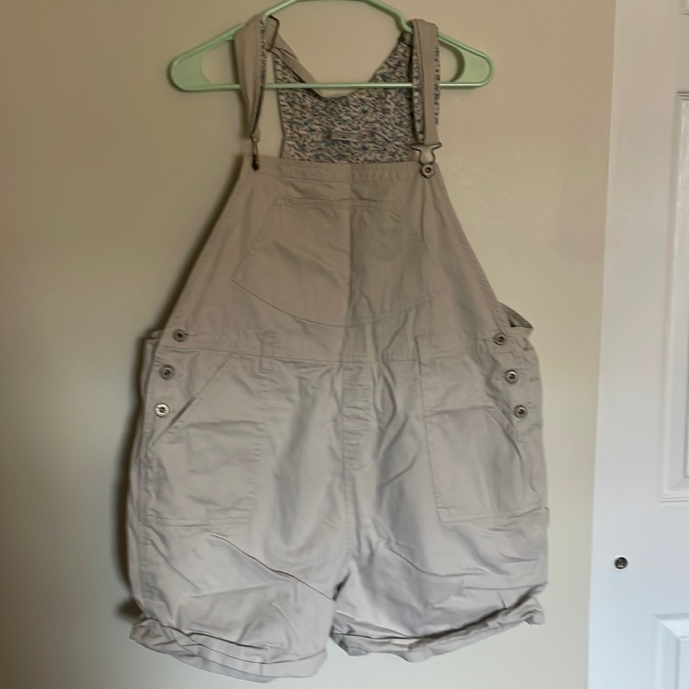 Maternity Khaki Overall Shorts Sz XL